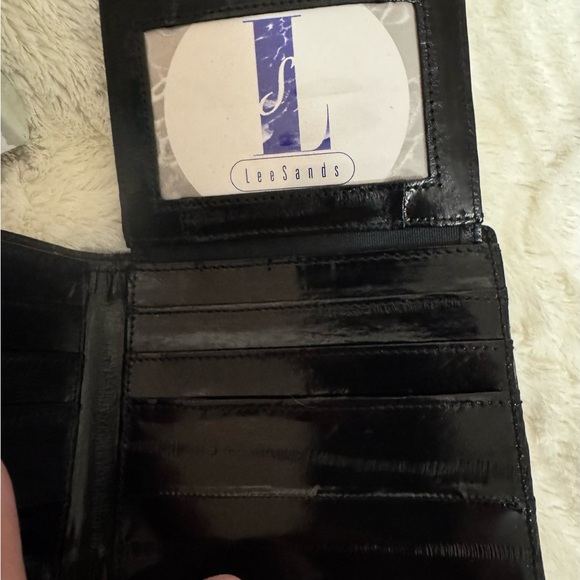 Lee Sands Black Eelskin Trifold Wallet vintage new cond with box - Picture 3 of 8